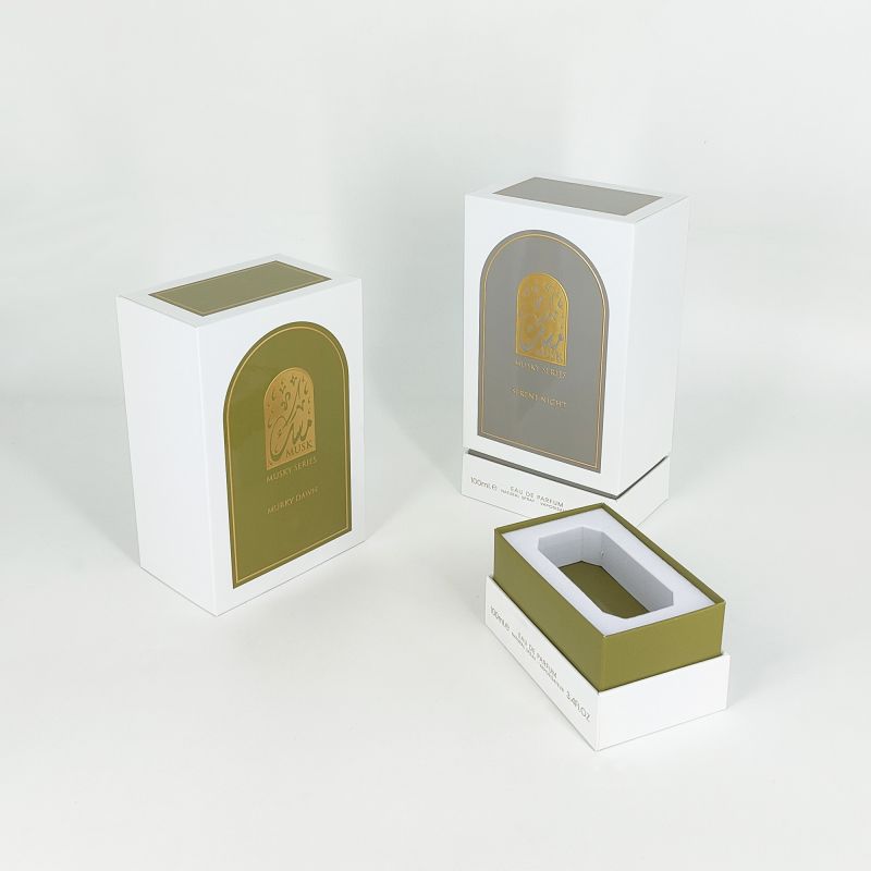 Guldfolie präglad parfymbox med Eva -bricka, styv bas och elegant LID -design HP031